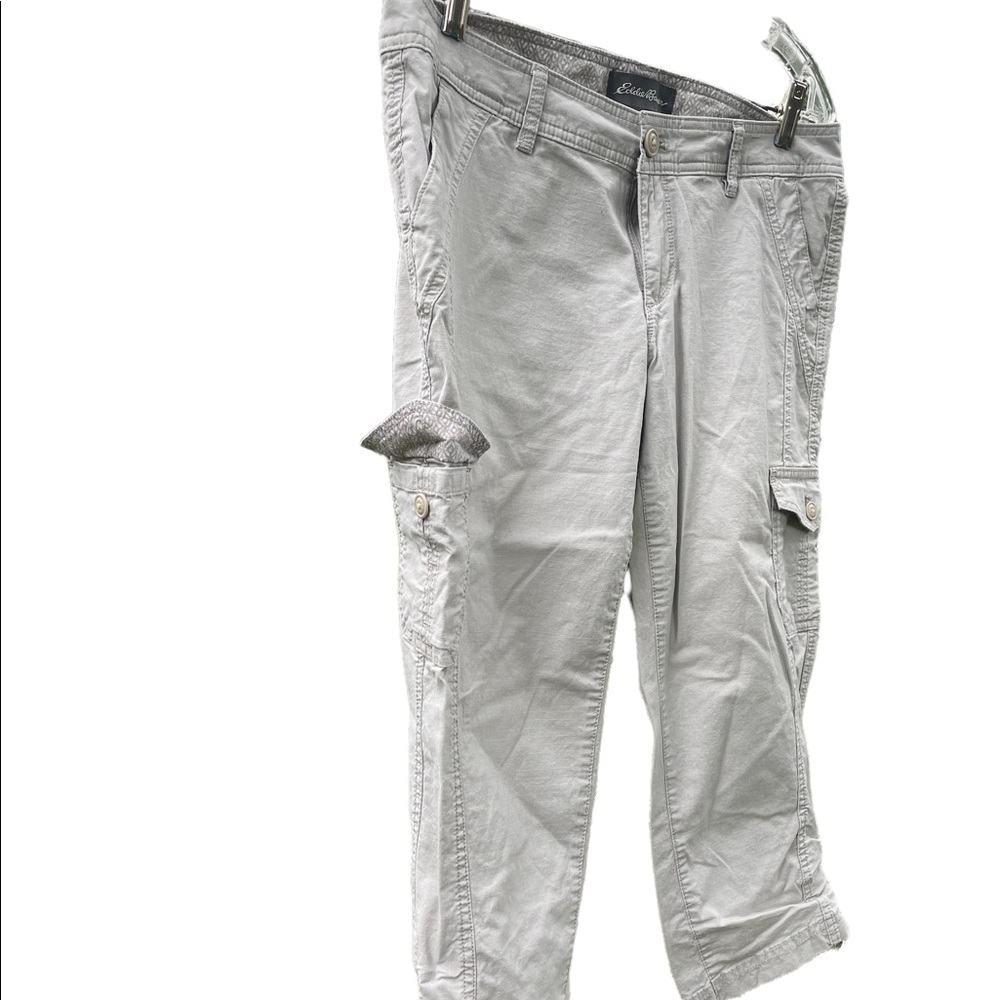 Eddie Bauer Twill 6 Pocket Cargo Cream Capris Size 8 Petite - Picture 5 of 9
